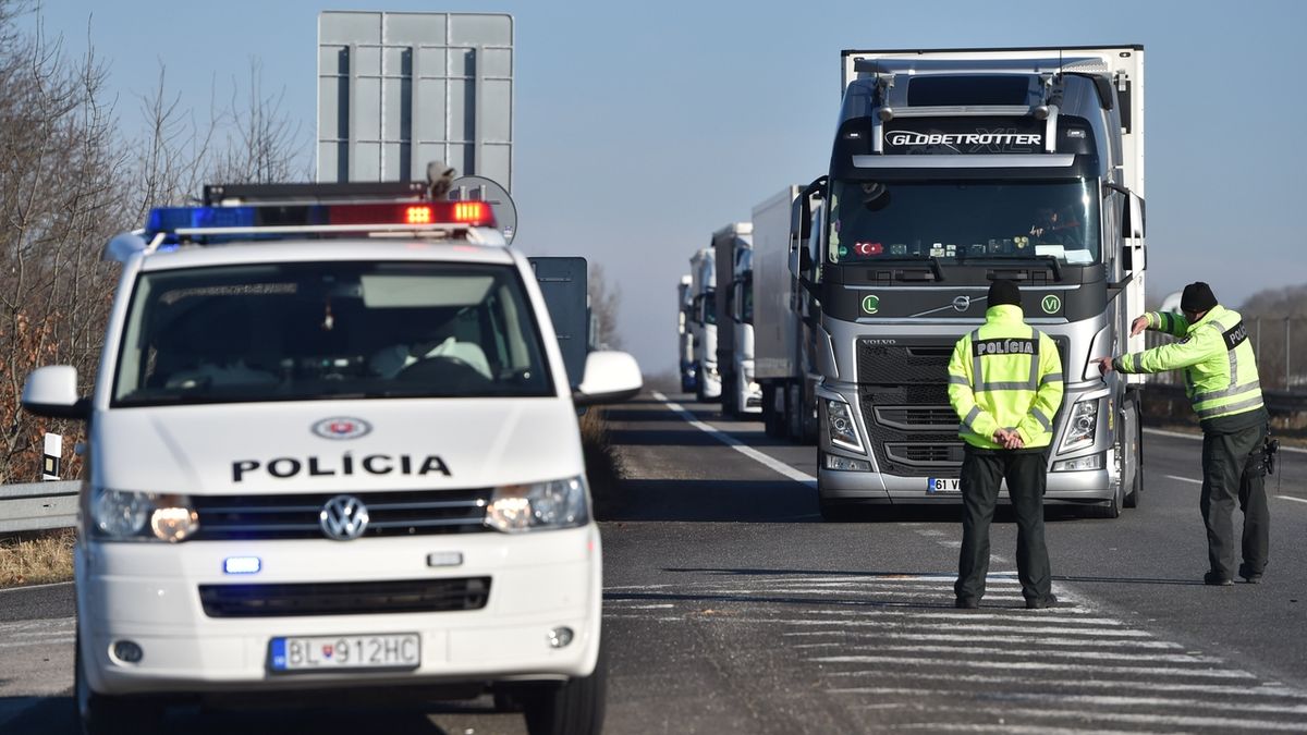 Slovenští autodopravci chtějí blokovat další hraniční přechody